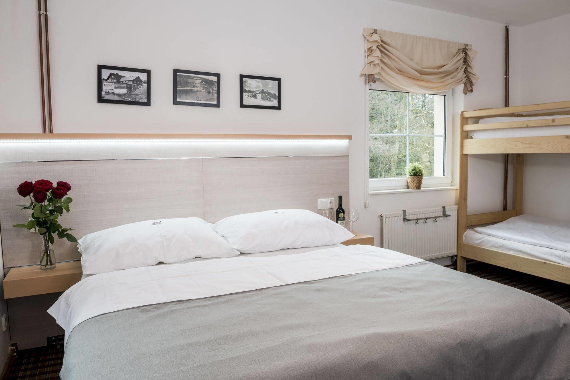 Horsky Hotel Dobra Chata Стахи Экстерьер фото